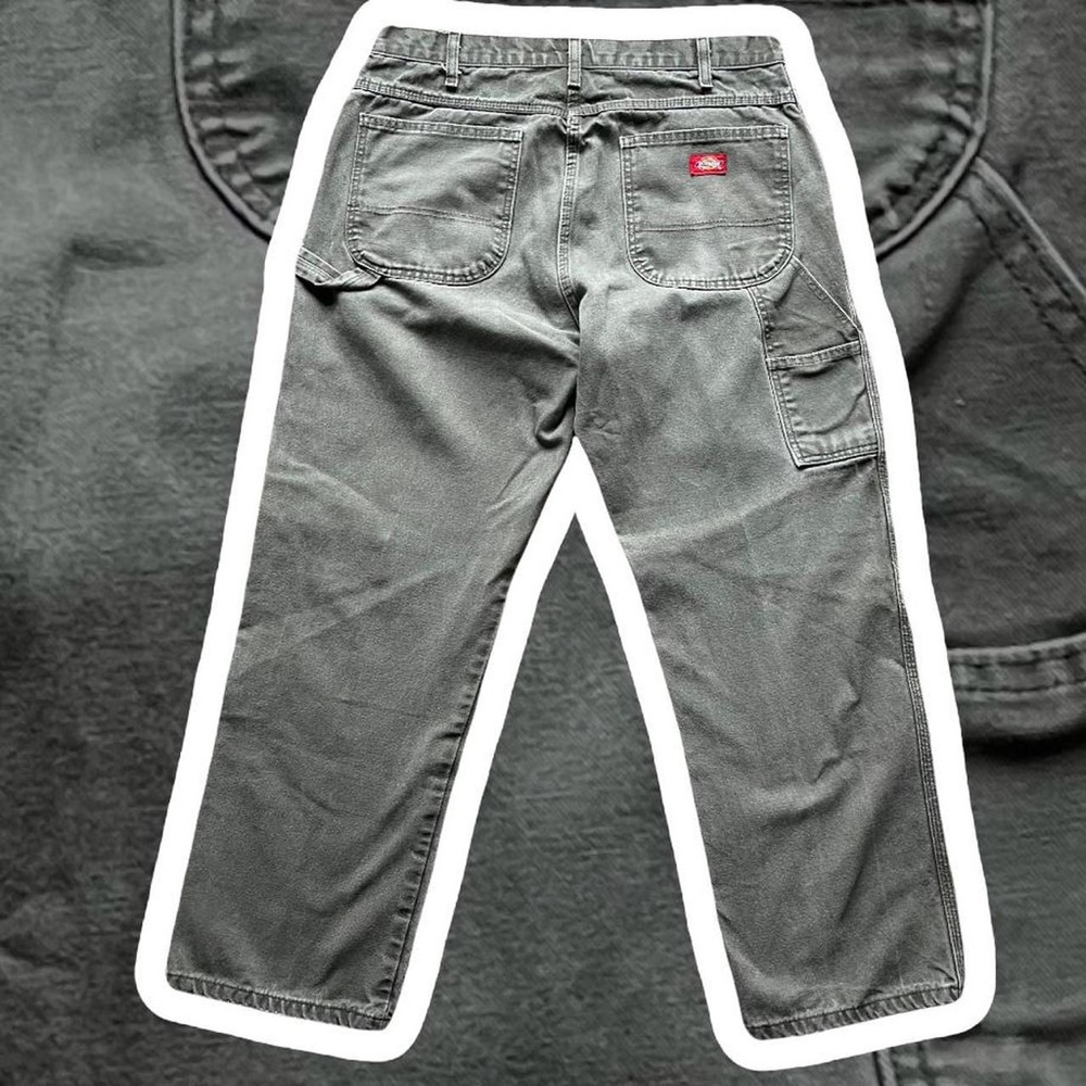 Gray faded dickies carpenter pants
Size 36x30